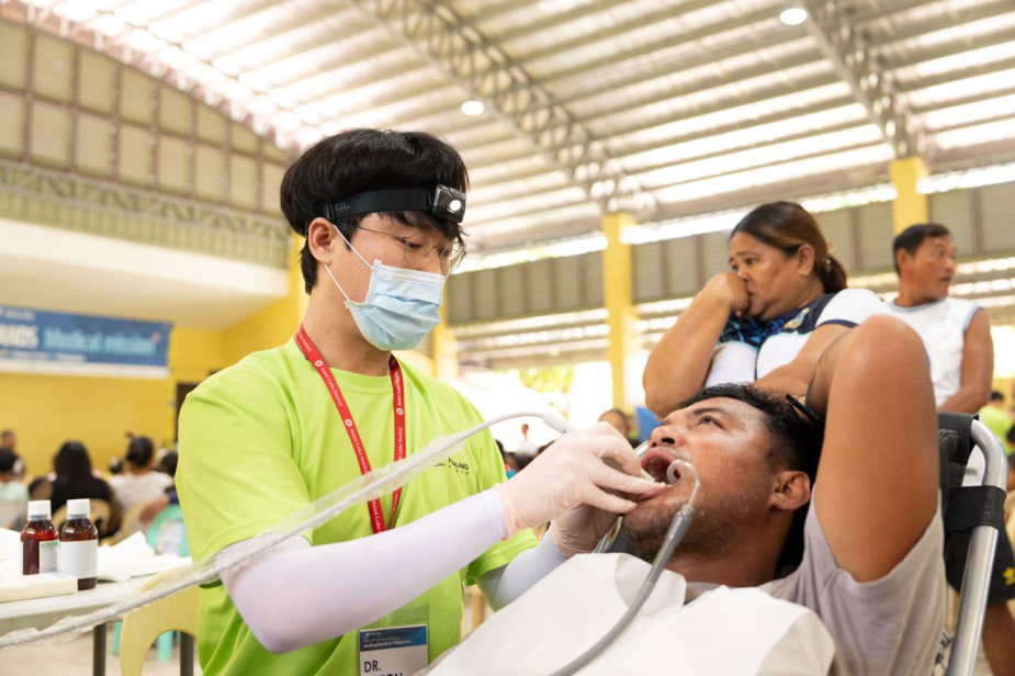 'Healing Hands' Medical Mission in Philippines